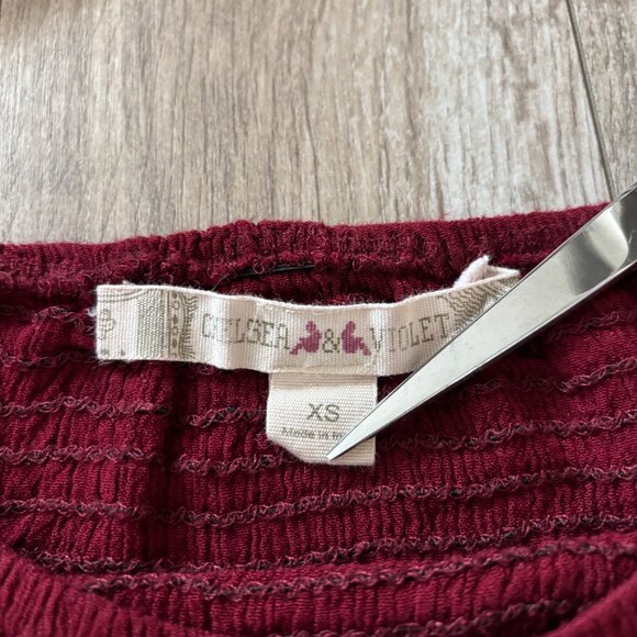 Chelsea & Violet Off-the-Shoulder Burgundy Blouse Bell Sleeve Womens XS Boho Y2K - Picture 8 of 16